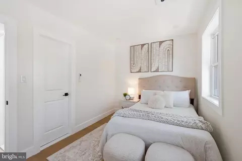 Bedroom - 35 17th St SE, Washington, DC 20003 photo 3 of 8