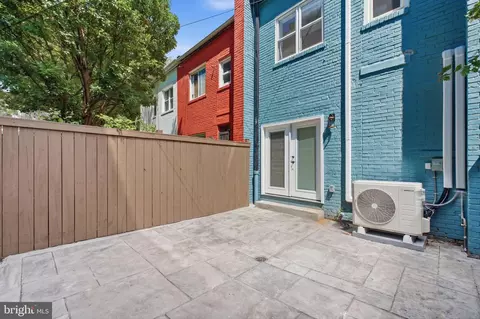 Exterior - 35 17th St SE, Washington, DC 20003 photo 3 of 4