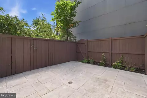 Exterior - 35 17th St SE, Washington, DC 20003 photo 4 of 4