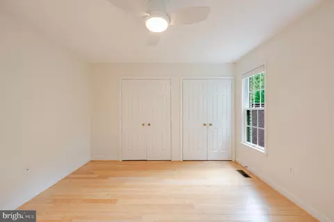 Bedroom - 4605 Macarthur Blvd NW #B, Washington, DC 20007 photo 15 of 16