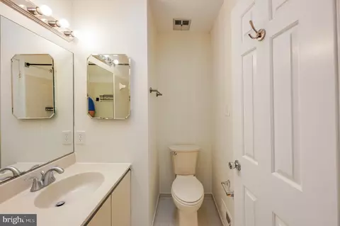 Bath - 4605 Macarthur Blvd NW #B, Washington, DC 20007 photo 3 of 4