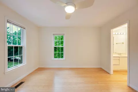 Bedroom - 4605 Macarthur Blvd NW #B, Washington, DC 20007 photo 8 of 16