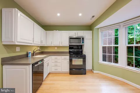 Kitchen - 4605 Macarthur Blvd NW #B, Washington, DC 20007 photo 1 of 1