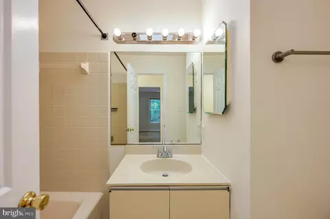 Bath - 4605 Macarthur Blvd NW #B, Washington, DC 20007 photo 1 of 4