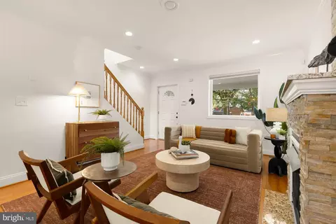 Living - 320 19th St NE, Washington, DC 20002 photo 1 of 5