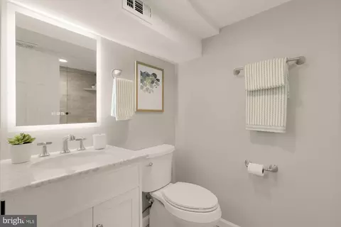Bath - 320 19th St NE, Washington, DC 20002 photo 5 of 6
