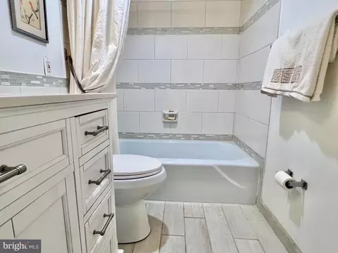 Bath - 1245 4th St SW #E-207, Washington, DC 20024 photo 3 of 4