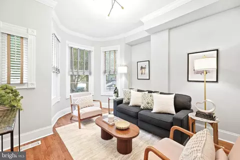 Living - 1417 G St NE, Washington, DC 20002 photo 3 of 4