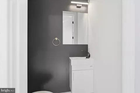 1168 Abbey Pl NE #2, Washington, DC 20002 photo 9