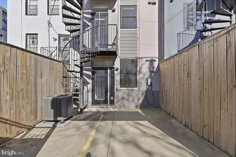 1168 Abbey Pl NE #2, Washington, DC 20002 photo 24