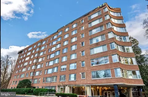 4200 Cathedral Ave NW #712A, Washington, DC 20016