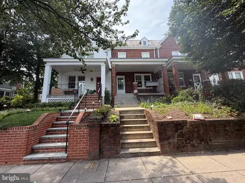 2410 39th St NW, Washington, DC 20007