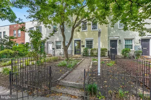 Exterior - 415 17th St SE, Washington, DC 20003 photo 3 of 3