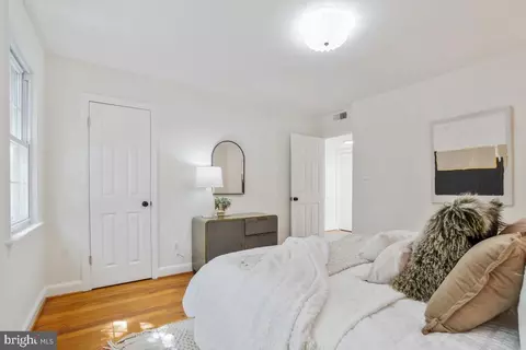 Bedroom - 415 17th St SE, Washington, DC 20003 photo 5 of 5