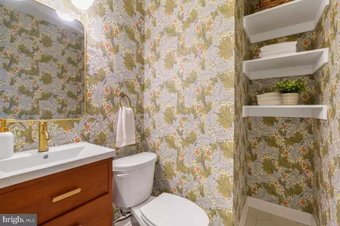 Bath - 415 17th St SE, Washington, DC 20003 photo 1 of 4