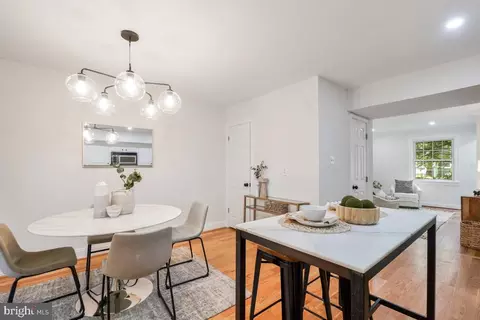 Dining - 415 17th St SE, Washington, DC 20003 photo 1 of 5