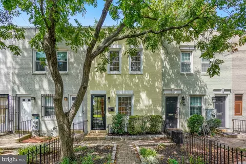 415 17th St SE, Washington, DC 20003