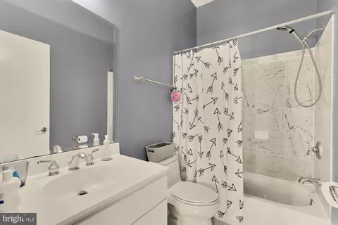 Bath - 2363 Champlain St NW #3, Washington, DC 20009 photo 4 of 4