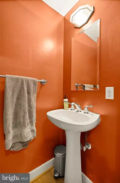 Bath - 2363 Champlain St NW #3, Washington, DC 20009 photo 1 of 4