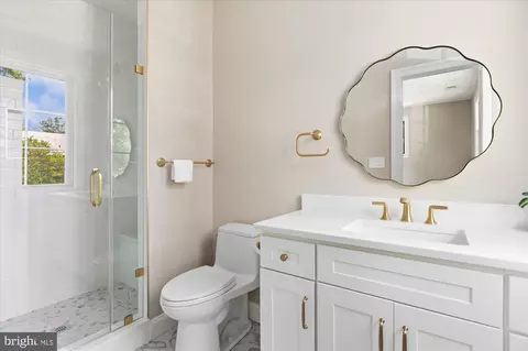 Bath - 2733 Chesapeake St NW, Washington, DC 20008 photo 7 of 9