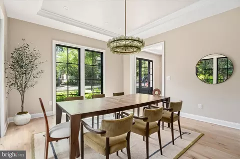 Dining - 2733 Chesapeake St NW, Washington, DC 20008 photo 3 of 3