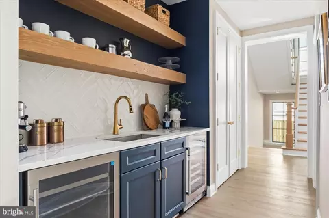 Entry Way - 2733 Chesapeake St NW, Washington, DC 20008 photo 4 of 5