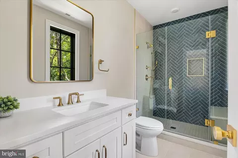 Bath - 2733 Chesapeake St NW, Washington, DC 20008 photo 5 of 9