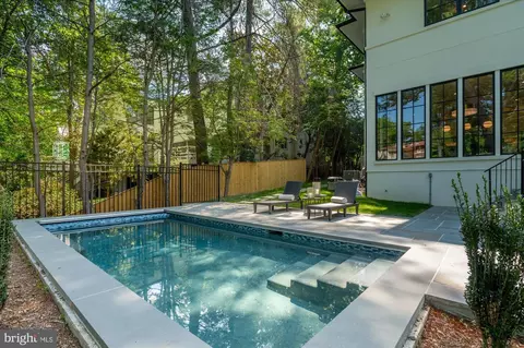Exterior - 2733 Chesapeake St NW, Washington, DC 20008 photo 6 of 9