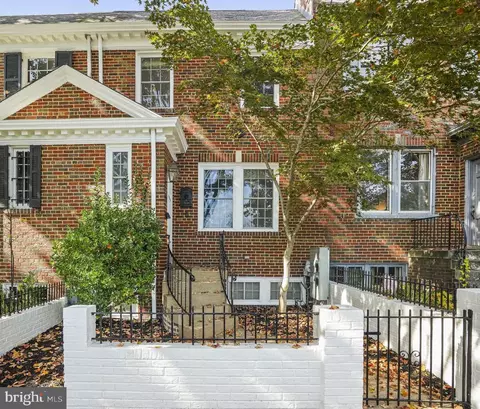 1920 35th St NW, Washington, DC 20007