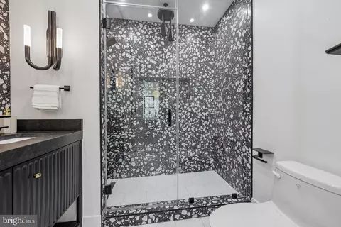 Bath - 235 12th St SE, Washington, DC 20003 photo 4 of 7