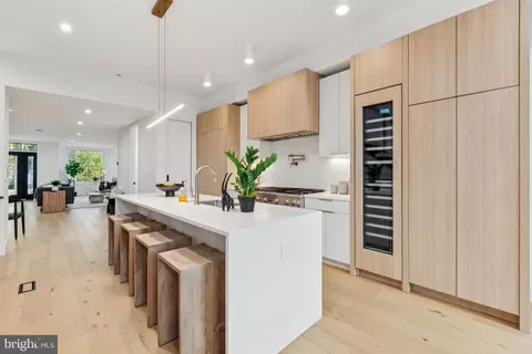 2507 I St NW, Washington, DC 20037