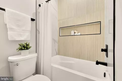Bath - 1463 Harvard St NW #6, Washington, DC 20009 photo 4 of 4