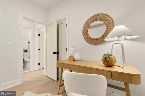 Entry Way - 1463 Harvard St NW #6, Washington, DC 20009 photo 2 of 2