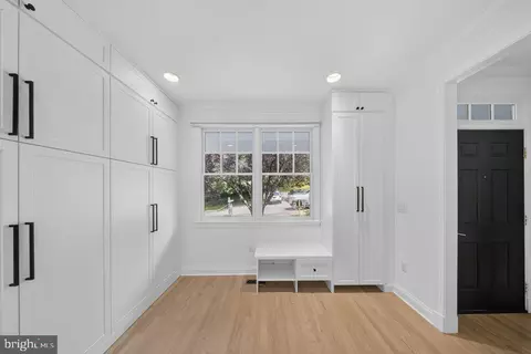 Entry Way - 5000 Macarthur Ct NW, Washington, DC 20016 photo 2 of 7