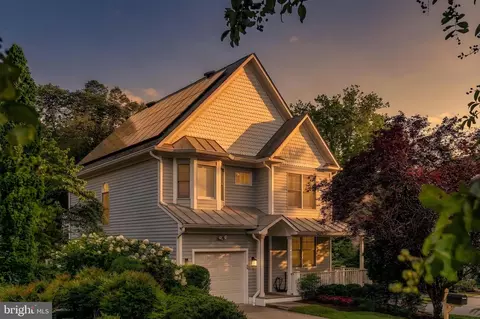 Exterior - 5000 Macarthur Ct NW, Washington, DC 20016 photo 10 of 10