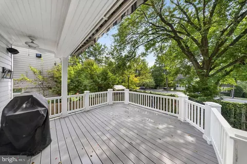 Exterior - 5000 Macarthur Ct NW, Washington, DC 20016 photo 5 of 10