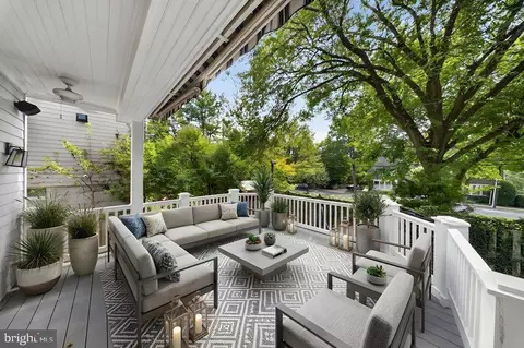 Exterior - 5000 Macarthur Ct NW, Washington, DC 20016 photo 4 of 10
