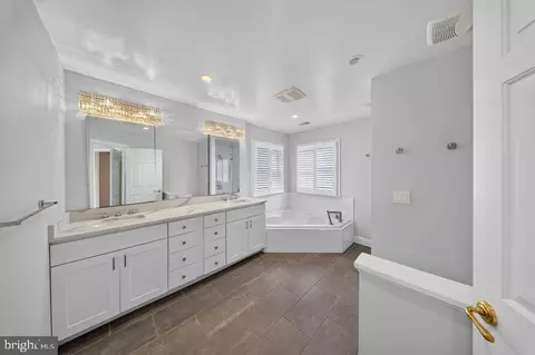 Bath - 5000 Macarthur Ct NW, Washington, DC 20016 photo 1 of 4