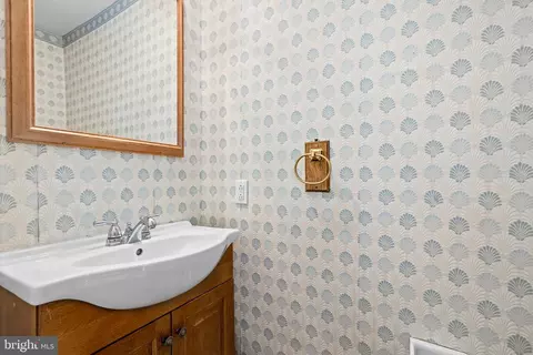 Bath - 1827 E Capitol St SE, Washington, DC 20003 photo 1 of 1