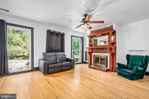 Living - 1827 E Capitol St SE, Washington, DC 20003 photo 2 of 2
