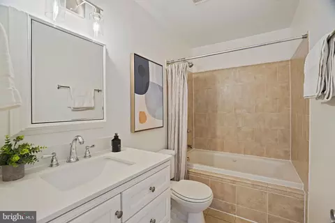 Bath - 920 15th St SE #D, Washington, DC 20003 photo 1 of 2