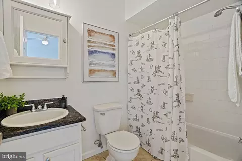 Bath - 920 15th St SE #D, Washington, DC 20003 photo 2 of 2