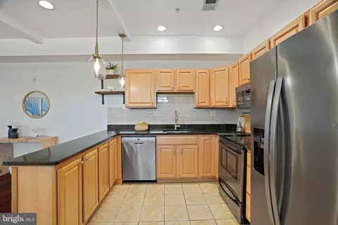 Kitchen - 920 15th St SE #D, Washington, DC 20003 photo 2 of 2