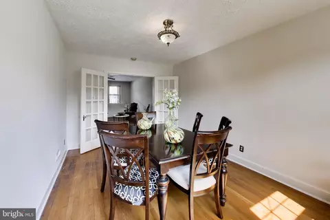 Dining - 605 21st St NE, Washington, DC 20002 photo 2 of 2
