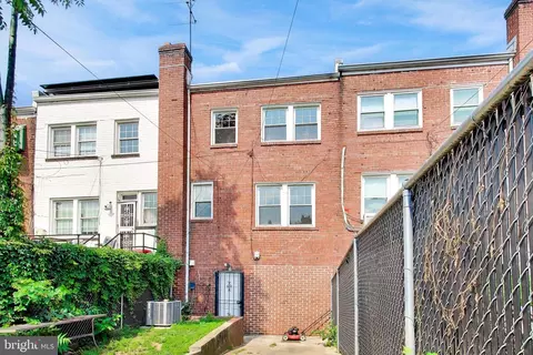 Exterior - 605 21st St NE, Washington, DC 20002 photo 6 of 8