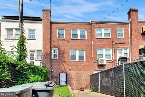 Exterior - 605 21st St NE, Washington, DC 20002 photo 5 of 8