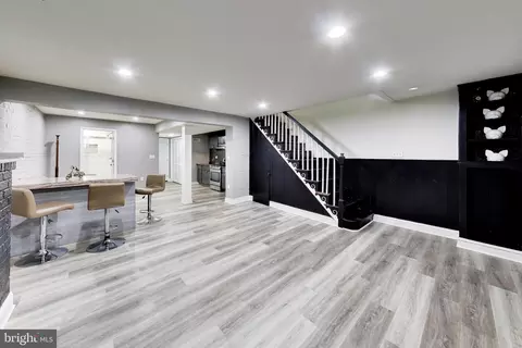 Entry Way - 605 21st St NE, Washington, DC 20002 photo 4 of 5