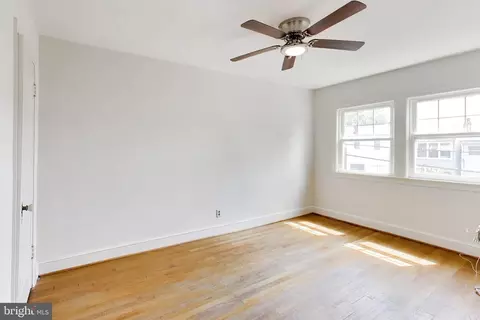 Bedroom - 605 21st St NE, Washington, DC 20002 photo 3 of 5