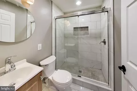 Bath - 605 21st St NE, Washington, DC 20002 photo 3 of 3