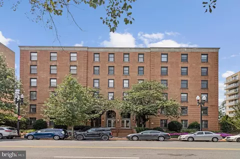 2828 Wisconsin Ave NW #504, Washington, DC 20007